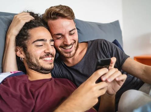 Etiquette Tips for Gay Sexting